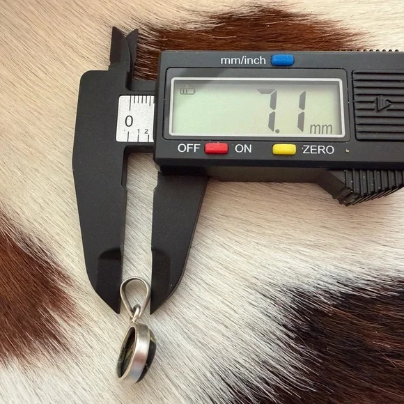 ❤️ Black Jack Turquoise Round Lightning Pendant Navajo Style Sterling Unisex - Picture 9 of 13